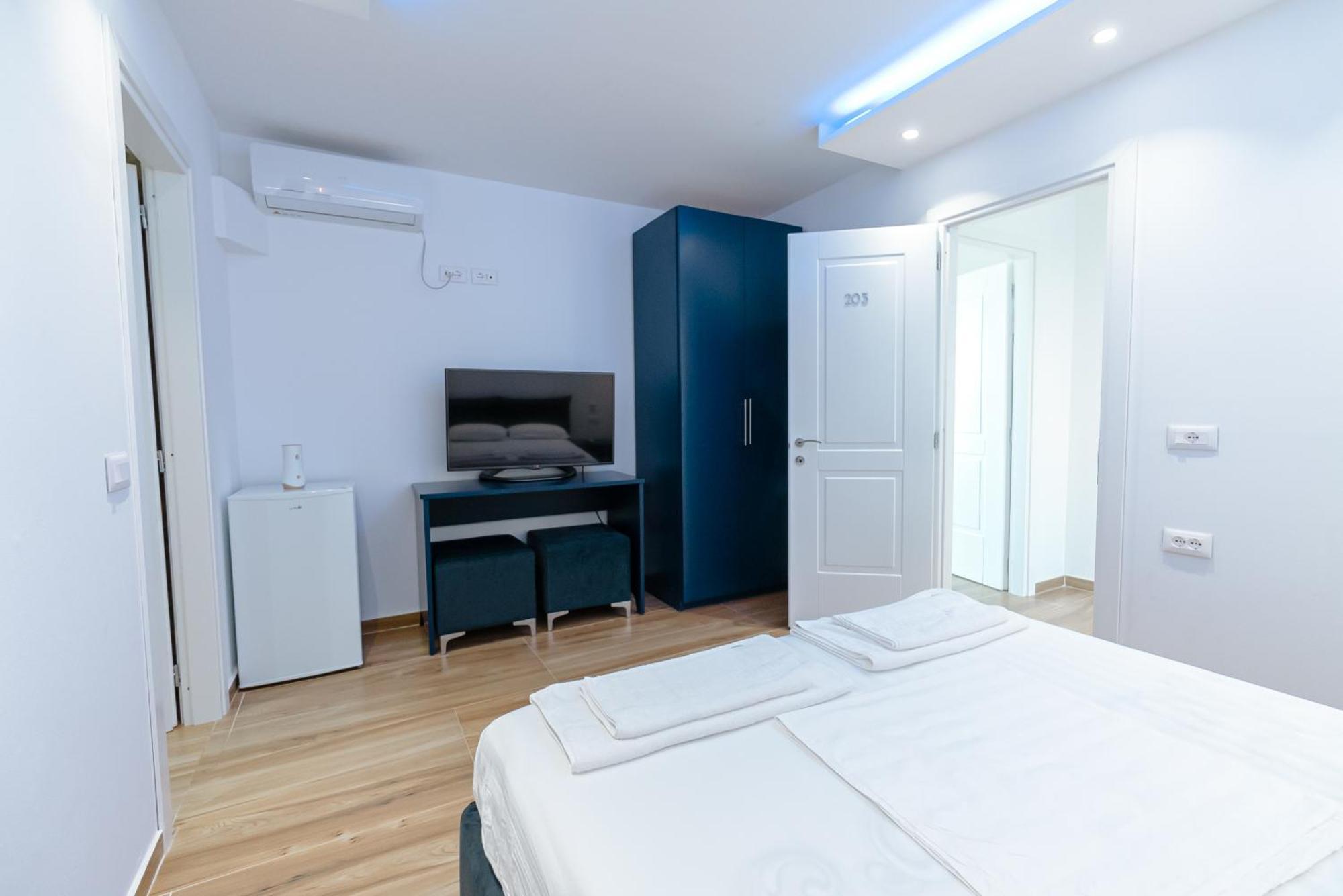 Kotarja Apartments Dhërmi Eksteriør bilde