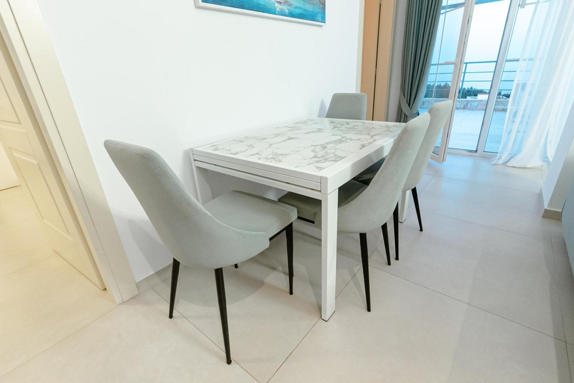 Kotarja Apartments Dhërmi Eksteriør bilde