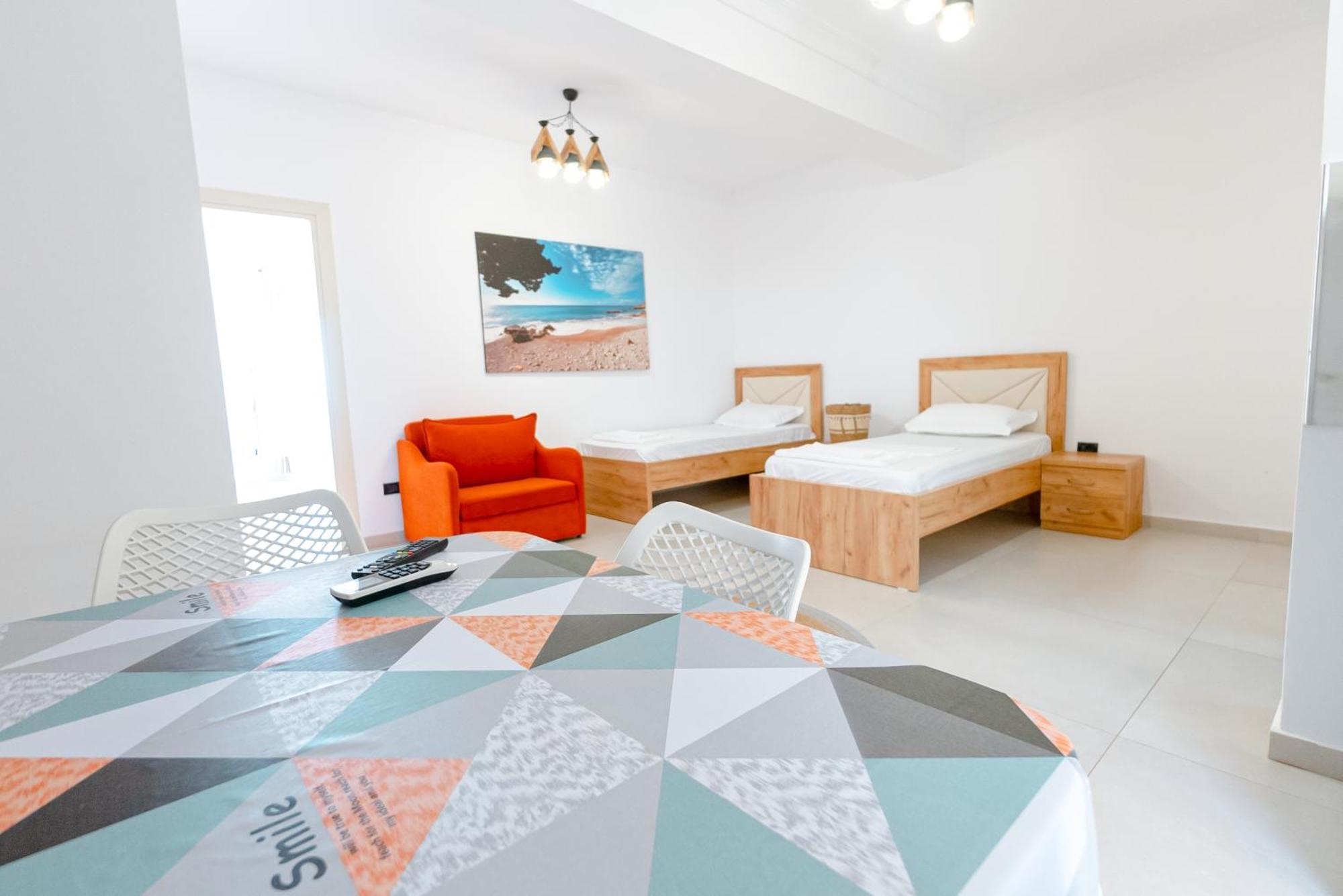 Kotarja Apartments Dhërmi Eksteriør bilde